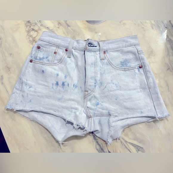 (SOLD!!) Levi 501 shorts size 25 - Picture 2 of 10